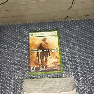 Call of Duty: Modern Warfare 2 Game - Green